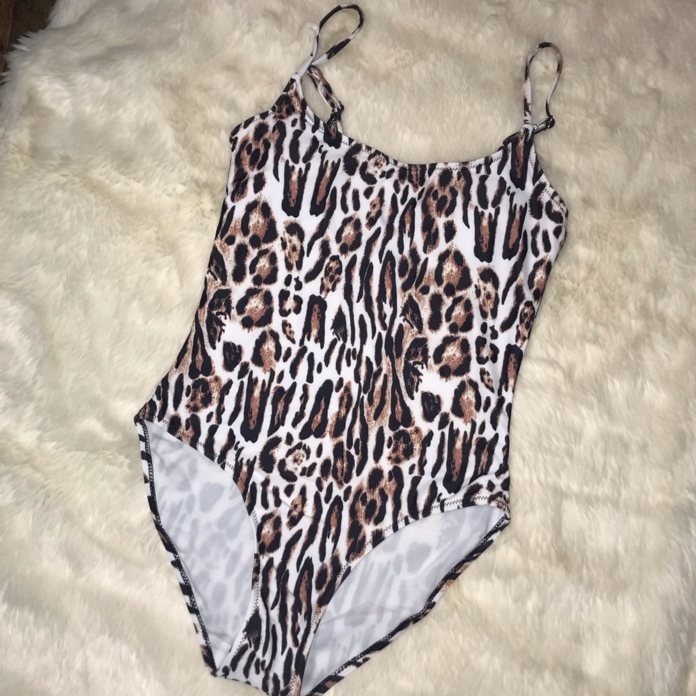 Leopard Print one piece swimsuit - Picture 6 of 8